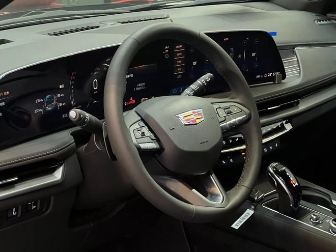 Cuộc đua gi&aacute; xe Trung Quốc khắc nghiệt thế n&agrave;o: Xe sang Cadillac c&oacute; gi&aacute; chỉ bằng Mazda3 Việt Nam - Ảnh 7.