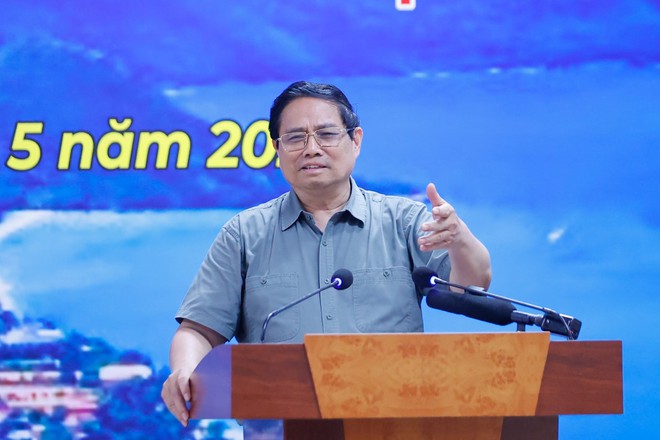 Thủ tướng phát biểu tại buổi làm việc với Ban Thường vụ Tỉnh ủy Bà Rịa - Vũng Tàu. Ảnh: VGP Thủ tướng phát biểu tại buổi làm việc với Ban Thường vụ Tỉnh ủy Bà Rịa - Vũng Tàu. Ảnh: VGP