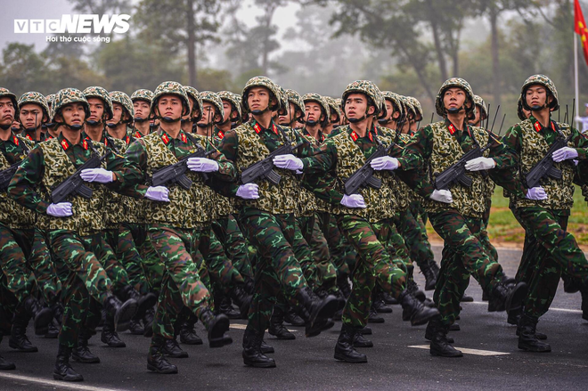 Bất ngờ vũ khí "Made in Vietnam" diễu binh: Ngôi sao đưa Việt Nam vươn mình, chuyên gia Nga rất muốn thử - Ảnh 3.