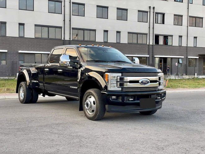 Ford F-350 Super Duty độc nhất Việt Nam 'mất gi&aacute;' hơn 400 triệu đồng sau gần 1,5 năm: Đắt gấp 3 Ranger Raptor 'đập hộp', tiện nghi như xe sang - Ảnh 2.