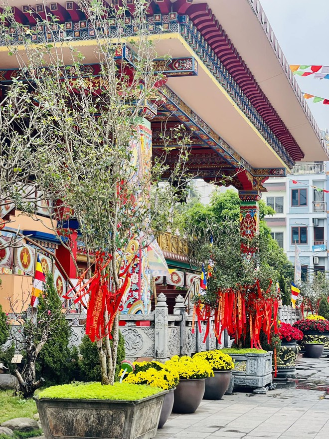 Phát hiện ngôi chùa ngay ở Hà Nội mang vẻ ngoài khác biệt: Du khách nhận xét cảnh như ở nước ngoài - Ảnh 5.