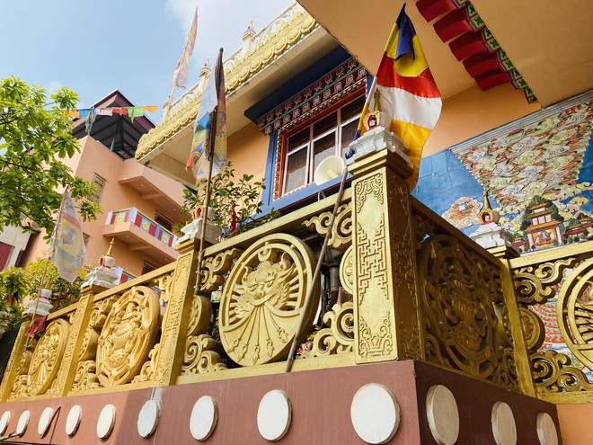 Phát hiện ngôi chùa ngay ở Hà Nội mang vẻ ngoài khác biệt: Du khách nhận xét cảnh như ở nước ngoài - Ảnh 7.