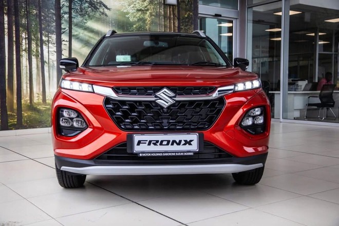 Suzuki Fronx bán tại Việt Nam mà trang bị thế này thì làm khó Raize, Sonet: Có HUD, camera 360, hybrid, nhiều tính năng ADAS độc nhất phân khúc - Ảnh 2.