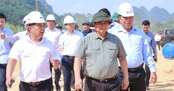 Thủ tướng khảo sát thực địa 2 dự án đường bộ cao tốc Hữu Nghị - Chi Lăng (tỉnh Lạng Sơn), ngày 14/11/2024. Ảnh: VGP Thủ tướng khảo sát thực địa 2 dự án đường bộ cao tốc Hữu Nghị - Chi Lăng (tỉnh Lạng Sơn), ngày 14/11/2024. Ảnh: VGP