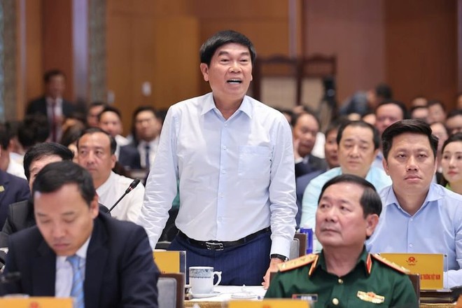 Ông Trần Đình Long, Chủ tịch Tập đoàn Hòa Phát, phát biểu và bày tỏ đề xuất tại tọa đàm. Ảnh: VGP