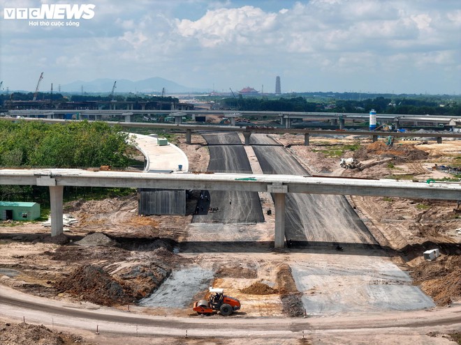 Toàn cảnh cao tốc Biên Hòa - Vũng Tàu đoạn qua Đồng Nai sau gần 2 năm thi công - Ảnh 11.