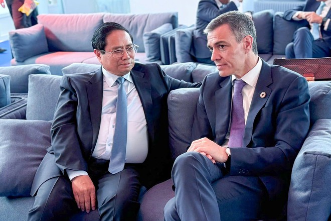 Thủ tướng Chính phủ Phạm Minh Chính gặp Thủ tướng Tây Ban Nha Pedro Sanchez, ngày 9/6. Ảnh: VGP Thủ tướng Chính phủ Phạm Minh Chính gặp Thủ tướng Tây Ban Nha Pedro Sanchez, ngày 9/6. Ảnh: VGP