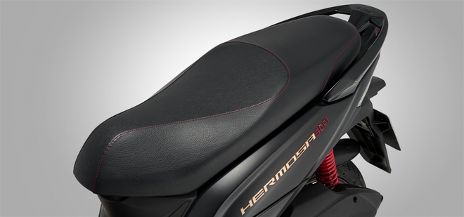 Hãng xây nhà máy ở Bình Dương vừa ra mắt khách Việt 2 xe tay ga: Giá dưới 30 triệu, ăn xăng 1,9L/100km - Ảnh 9.