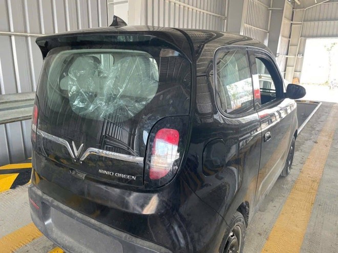 Bóc tách trang bị VinFast Minio Green từ loạt ảnh nội, ngoại thất rò rỉ sớm: Cụm đèn 'ăn tiền', bên trong có nhiều điểm thực dụng - Ảnh 3.