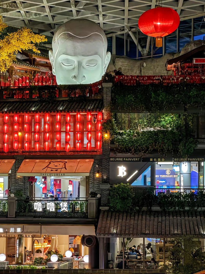 Khách Việt choáng ngợp khi tới trung tâm thương mại ở Trung Quốc, nhận xét: "Đã đến mức này rồi sao?" - Ảnh 5.