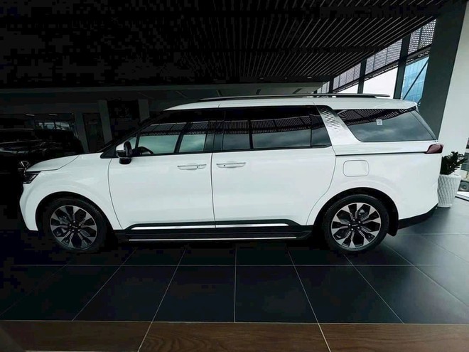 Kia Carnival bản xăng cao nhất giảm tới 210 triệu đồng tại đại lý, giá thực tế còn 1,549 tỷ đồng nhưng phải đánh đổi 1 thứ - Ảnh 4.