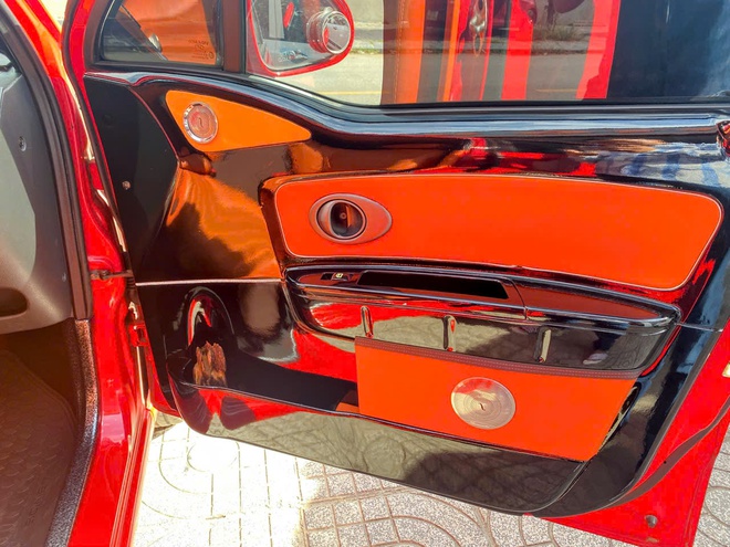 Cận cảnh Chevrolet Spark độ hết 150 triệu đồng: Vô-lăng AMG G63 giá 25 triệu đồng, cửa gió điều hòa Mercedes-Benz 6 triệu, mất 1 năm mới hoàn thành - Ảnh 8.