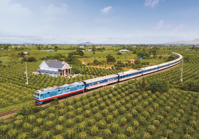Chuyến tàu dài nhất Việt Nam là "chuyến tàu đẹp nhất hành tinh", du khách nhận xét: Phải đi 1 lần trong đời! - Ảnh 9. Chuyến tàu dài nhất Việt Nam là "chuyến tàu đẹp nhất hành tinh", du khách nhận xét: Phải đi 1 lần trong đời! - Ảnh 9.