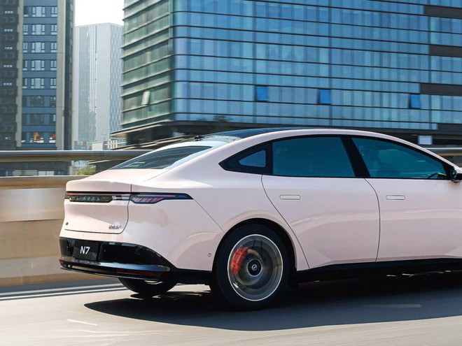 Nissan N7 vừa về Việt Nam 'cháy hàng' tại thị trường sát vách: Chốt trung bình 400 xe/ngày, giá quy đổi chỉ từ hơn 430 triệu đồng - Ảnh 8.