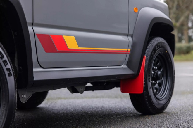 Suzuki Jimny có bản đặc biệt trước khi rời một thị trường: Độ nhẹ nhưng chất, khách Việt có thể tham khảo để làm mới xe mình - Ảnh 4.
