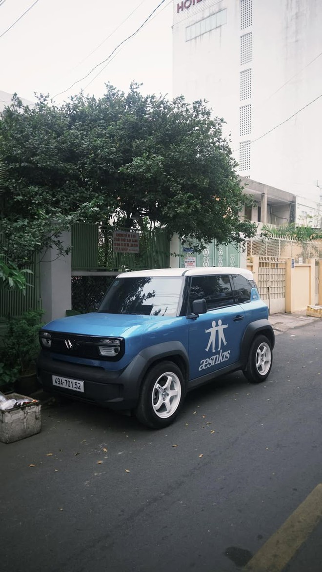 Tậu VinFast VF 3 dù đã có Ranger Raptor và Territory, 2 influencer ngành thời trang chia sẻ: ‘Lái bốc, dính ghế, định nghĩa cho phong cách gen Z’ - Ảnh 6.