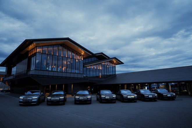 Tôi lái Rolls-Royce Spectre trên đường đua Nhật: Trải nghiệm ‘dễ dàng’ mà giàu cảm xúc - Ảnh 3.