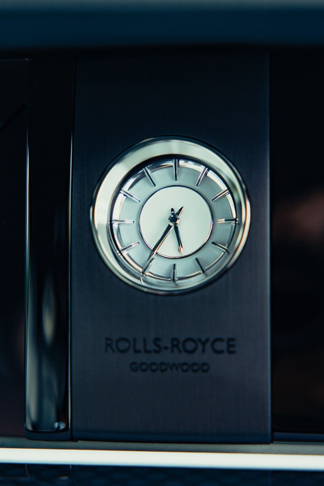 Tôi lái Rolls-Royce Spectre trên đường đua Nhật: Trải nghiệm ‘dễ dàng’ mà giàu cảm xúc - Ảnh 18.