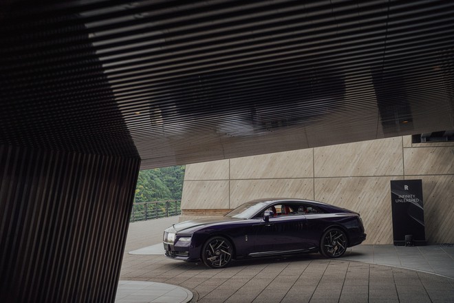 Tôi lái Rolls-Royce Spectre trên đường đua Nhật: Trải nghiệm ‘dễ dàng’ mà giàu cảm xúc - Ảnh 26.