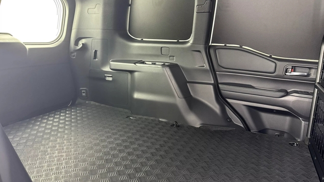 Toyota Land Cruiser Prado th&ecirc;m bản mới hợp d&acirc;n c&ocirc;ng tr&igrave;nh, người m&ecirc; độ: Chỉ 2 chỗ, cốp si&ecirc;u lớn, động cơ hybrid nhẹ - Ảnh 7.