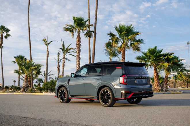 Ảnh thực tế Nissan Patrol bản thể thao vừa ra mắt: Bodykit hầm hố, động cơ gần 500 mã nhưng không còn 'cửa' về Việt Nam - Ảnh 7.