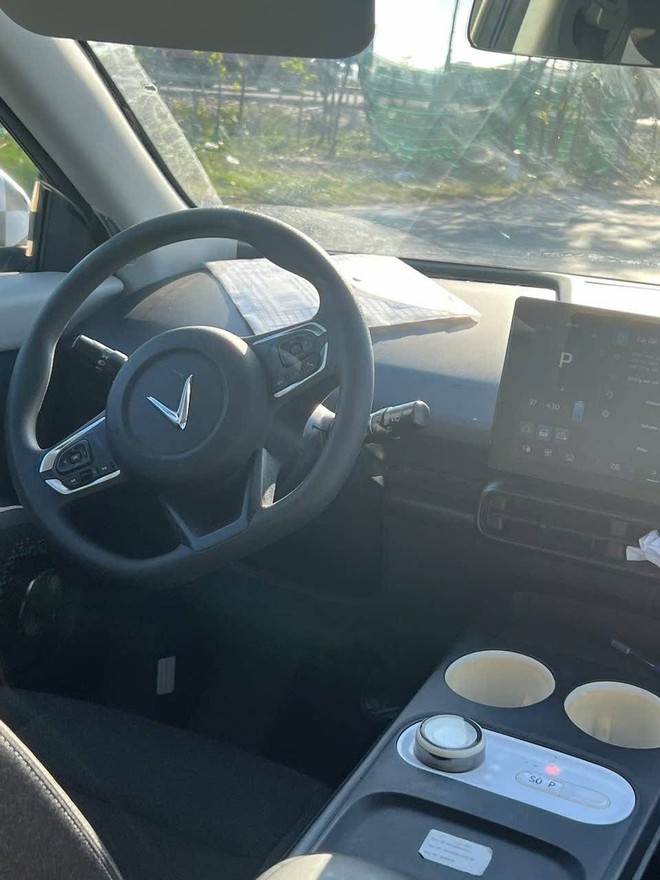 Lộ thêm ảnh thật nội thất VinFast Limo Green: Mở 3 hàng ghế vẫn đầy chỗ để đồ, vô lăng lấy từ xe tiền tỷ? - Ảnh 6.