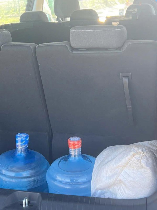 Lộ thêm ảnh thật nội thất VinFast Limo Green: Mở 3 hàng ghế vẫn đầy chỗ để đồ, vô lăng lấy từ xe tiền tỷ? - Ảnh 2.