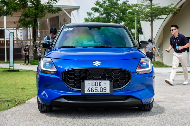 Suzuki Swift 2025 ra mắt Việt Nam: Giá 569 triệu, máy hybrid, 6 tính năng ADAS, đấu Mazda2 hatchback - Ảnh 8.