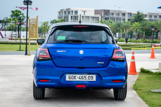 Suzuki Swift 2025 ra mắt Việt Nam: Giá 569 triệu, máy hybrid, 6 tính năng ADAS, đấu Mazda2 hatchback - Ảnh 9.