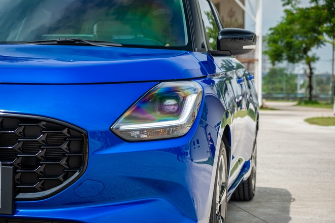 Suzuki Swift 2025 ra mắt Việt Nam: Giá 569 triệu, máy hybrid, 6 tính năng ADAS, đấu Mazda2 hatchback - Ảnh 3.