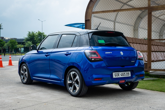 Suzuki Swift 2025 ra mắt Việt Nam: Giá 569 triệu, máy hybrid, 6 tính năng ADAS, đấu Mazda2 hatchback - Ảnh 10.