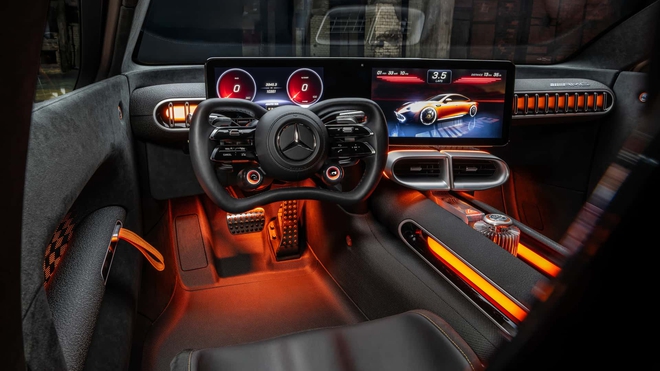 Mercedes-AMG GT đời mới này gắn loa ở đèn pha để giả một thứ tiếng mà fan xe xăng yêu thích - Ảnh 11.