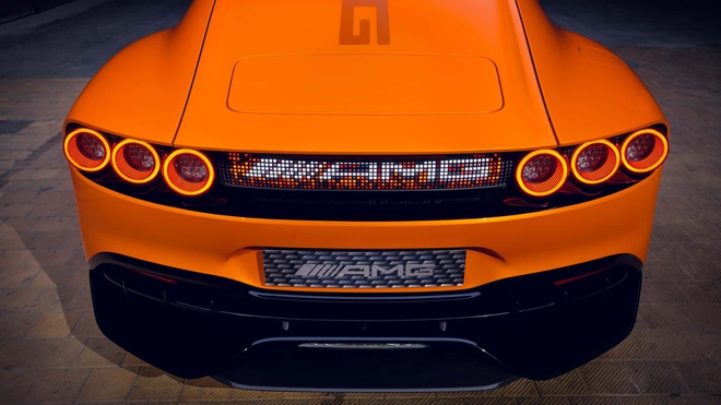 Mercedes-AMG GT đời mới này gắn loa ở đèn pha để giả một thứ tiếng mà fan xe xăng yêu thích - Ảnh 9.