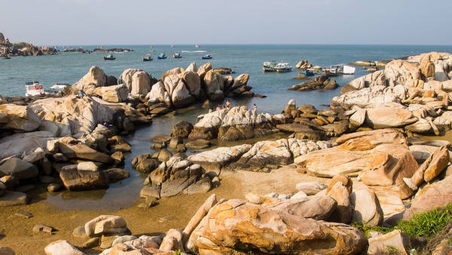 Nơi có cả biển và núi cách TP.HCM gần 200km: Nằm giữa biển nhưng không phải đảo, nước rút có thể đi bộ ra - Ảnh 4.