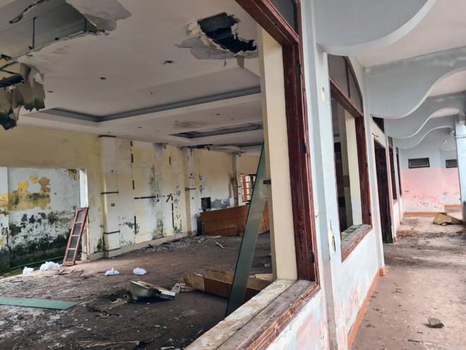 Loạt khách sạn bỏ hoang tại bãi biển nổi tiếng bậc nhất miền Bắc, du khách nhận xét: Tiếc thay một thời! - Ảnh 2.