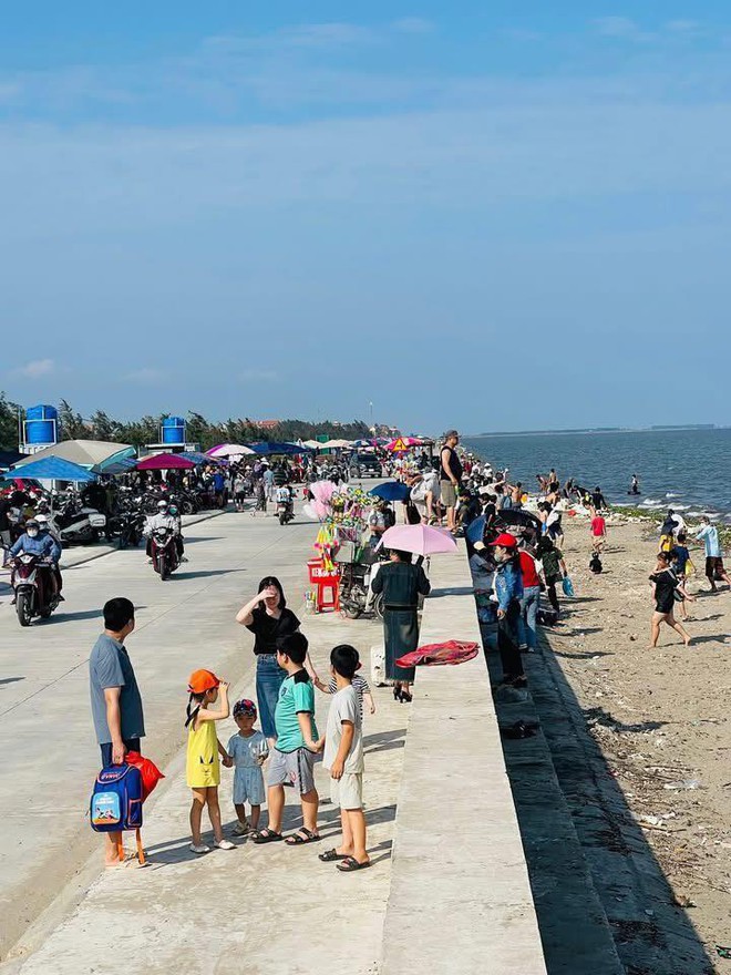 Loạt khách sạn bỏ hoang tại bãi biển nổi tiếng bậc nhất miền Bắc, du khách nhận xét: Tiếc thay một thời! - Ảnh 8.