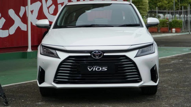 Toyota Vios hybrid ra mắt tháng 8: Động cơ tinh chỉnh từ Yaris Cross, tiêu thụ từ 3,8 lít/100km, về Việt Nam sẽ gây khó City, Accent - Ảnh 5.