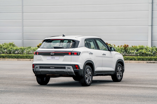 Nhà máy làm 180.000 xe/năm của Hyundai 'ra lò' xe mới: Hơn 20 tính năng an toàn, giá từ 600 triệu - Ảnh 4. Nhà máy làm 180.000 xe/năm của Hyundai 'ra lò' xe mới: Hơn 20 tính năng an toàn, giá từ 600 triệu - Ảnh 4.
