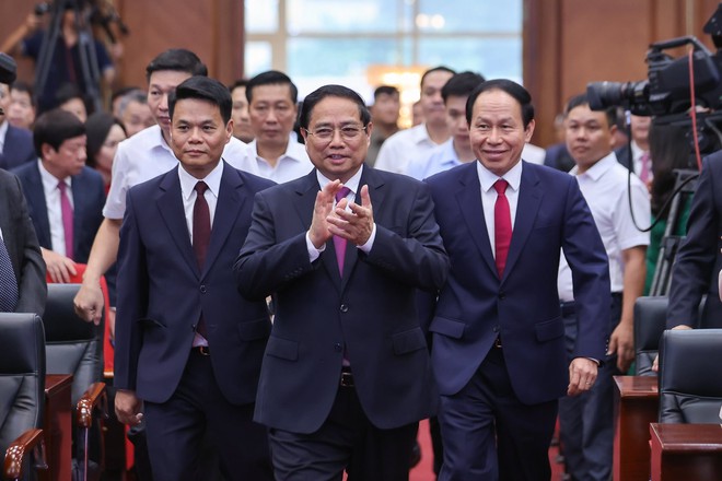 Thủ tướng dự lễ công bố các nghị quyết, quyết định của Trung ương và địa phương tại thành phố Hải Phòng. Ảnh: VGP Thủ tướng dự lễ công bố các nghị quyết, quyết định của Trung ương và địa phương tại thành phố Hải Phòng. Ảnh: VGP