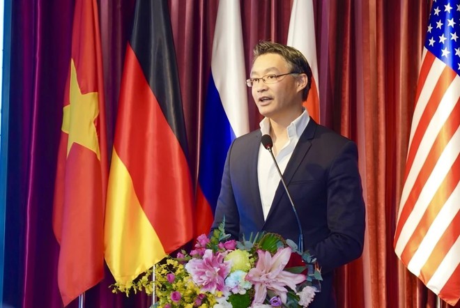 Ông Philipp Rösler, Nguyên Phó Thủ tướng Đức vừa được bầu vào Hội đồng quản trị của Vietjet. Ảnh: VJC Ông Philipp Rösler, Nguyên Phó Thủ tướng Đức vừa được bầu vào Hội đồng quản trị của Vietjet. Ảnh: VJC