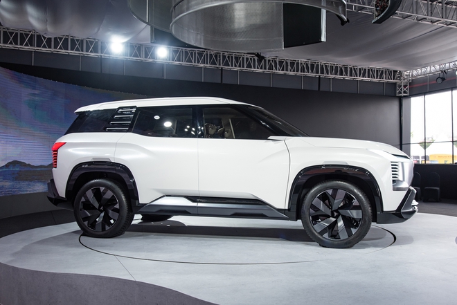 Mitsubishi Destinator chốt ra mắt ngày 17/7: Bản thương mại của DST Concept, dễ thành hàng hot khi về Việt Nam - Ảnh 6.