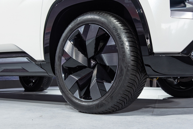 Mitsubishi Destinator chốt ra mắt ngày 17/7: Bản thương mại của DST Concept, dễ thành hàng hot khi về Việt Nam - Ảnh 8.