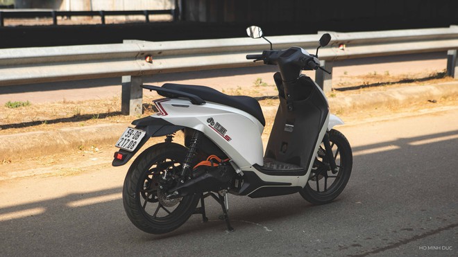 Đây là xe máy điện đi xa nhất Việt Nam: 285km/sạc, dáng đẹp, cốp to hơn Lead, nạp điện 4 tiếng là đầy - Ảnh 3.