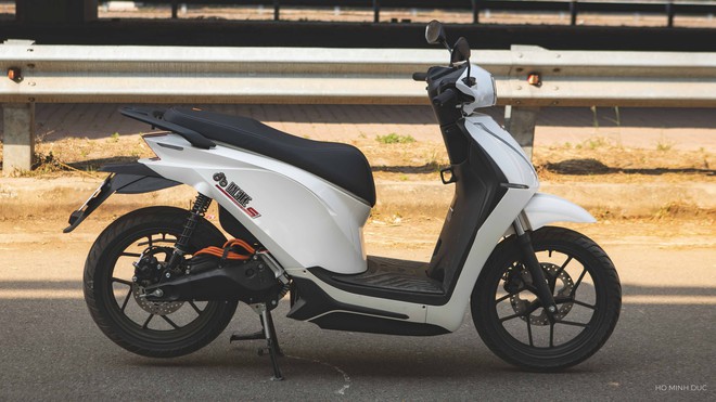 Đây là xe máy điện đi xa nhất Việt Nam: 285km/sạc, dáng đẹp, cốp to hơn Lead, nạp điện 4 tiếng là đầy - Ảnh 4.