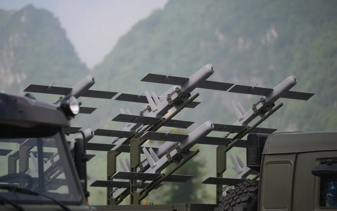 Hàng trăm xe tăng, xe bọc thép, tên lửa, UAV lần đầu xuất hiện ở Hà Nội chuẩn bị cho ngày 2/9 - Ảnh 9.