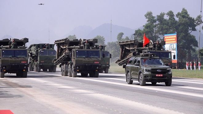 Hàng trăm xe tăng, xe bọc thép, tên lửa, UAV lần đầu xuất hiện ở Hà Nội chuẩn bị cho ngày 2/9 - Ảnh 8.