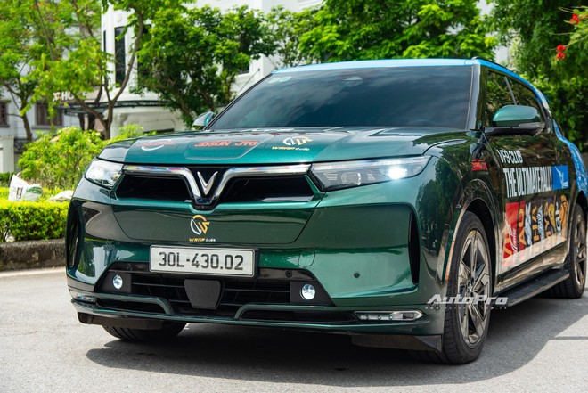 Lái VinFast VF 9 ‘gánh team’ leo núi Tây Bắc sạt lở, chủ xe chia sẻ: ‘Cố phá mãi xe chưa hỏng, dùng xong bỏ xó xe sang ở nhà’ - Ảnh 2.