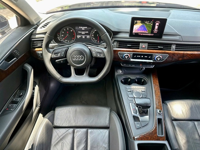 Audi A4 hàng hiếm bán lại ngang Kia K3 'đập hộp': Là bản 'full option' từng dùng cho sự kiện đặc biệt với rèm và loa hàng hiệu - Ảnh 9.
