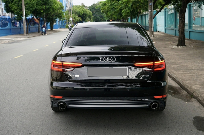 Audi A4 hàng hiếm bán lại ngang Kia K3 'đập hộp': Là bản 'full option' từng dùng cho sự kiện đặc biệt với rèm và loa hàng hiệu - Ảnh 6.