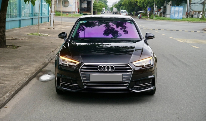 Audi A4 hàng hiếm bán lại ngang Kia K3 'đập hộp': Là bản 'full option' từng dùng cho sự kiện đặc biệt với rèm và loa hàng hiệu - Ảnh 4.
